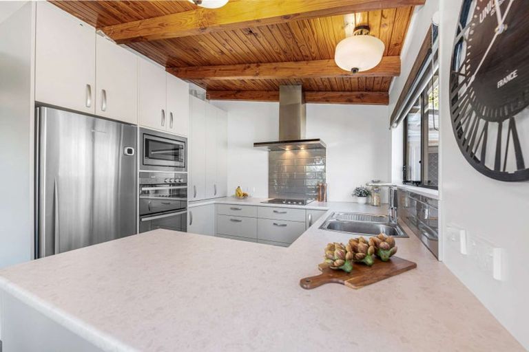 Photo of property in 92 Hutchinsons Road, Bucklands Beach, Auckland, 2014