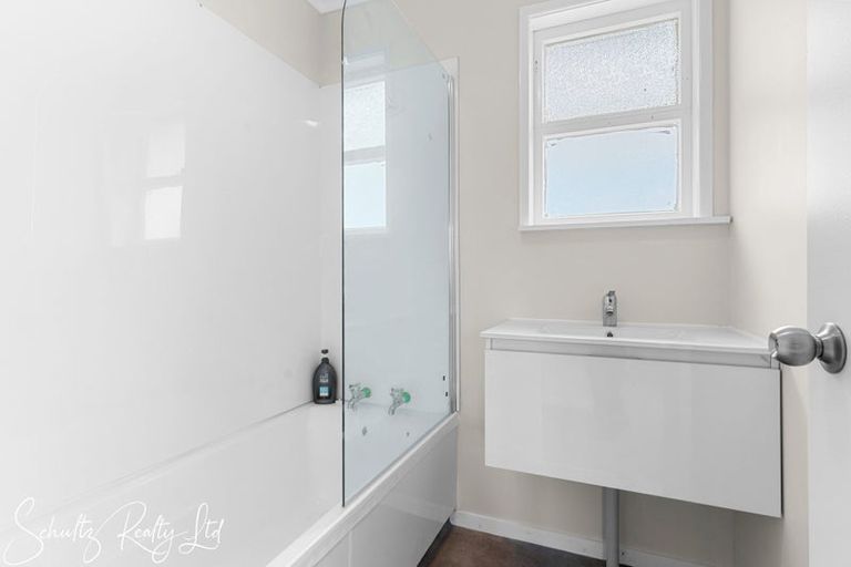 Photo of property in 15 Doctors Hill Road, Maungaturoto, 0520