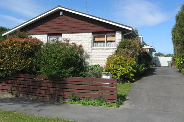 Photo of property in 2/16 Omega Place, Casebrook, Christchurch, 8051