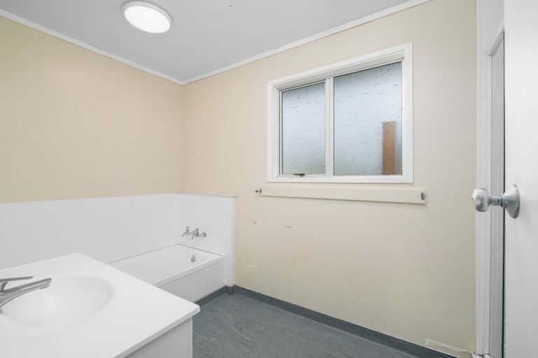 Photo of property in 19 Neumann Street, Kawakawa, 0210