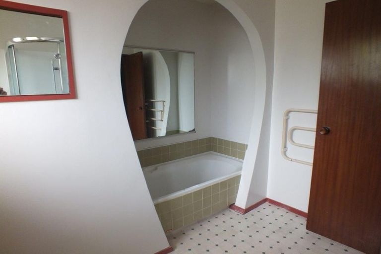 Photo of property in 9 Montclare Avenue, Ilam, Christchurch, 8041