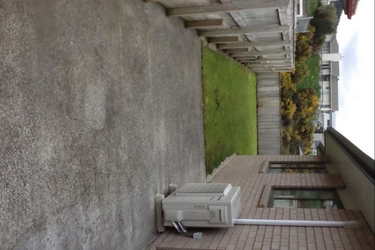 Photo of property in 3 Percy Kinsman Crescent, Riverstone Terraces, Upper Hutt, 5018