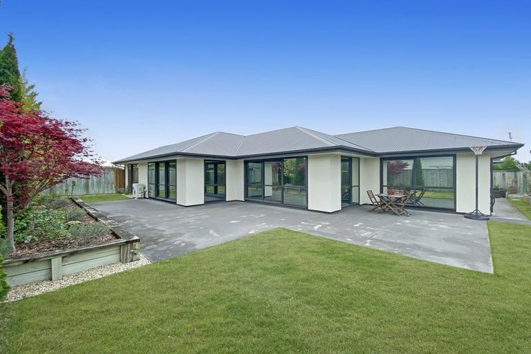 Photo of property in 53 Aroha Street, Pegasus, 7612