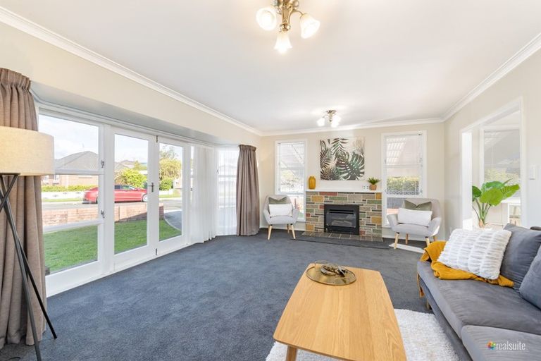 Photo of property in 15 Ruru Crescent, Heretaunga, Upper Hutt, 5018