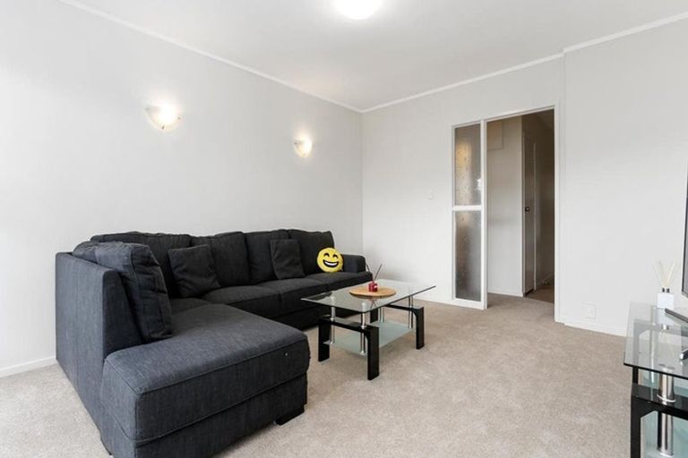Photo of property in 2/23b Hillsborough Road, Hillsborough, Auckland, 1042