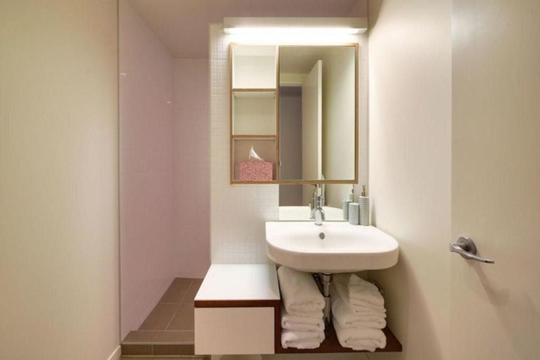 Photo of property in Piermont Apartments, 4e/82 Cable Street, Te Aro, Wellington, 6011