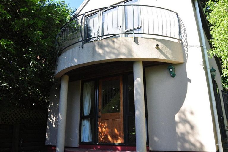 Photo of property in 1/130 Mount Pleasant, Mount Pleasant, Christchurch, 8081