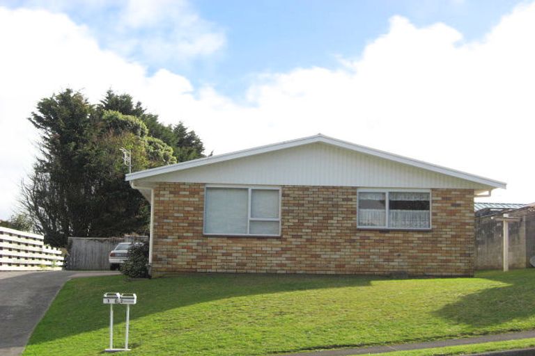 Photo of property in 1/6 Hood Place, Spotswood, New Plymouth, 4310