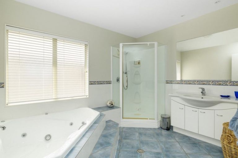 Photo of property in 32a Te Ngaio Road, Mount Maunganui, 3116