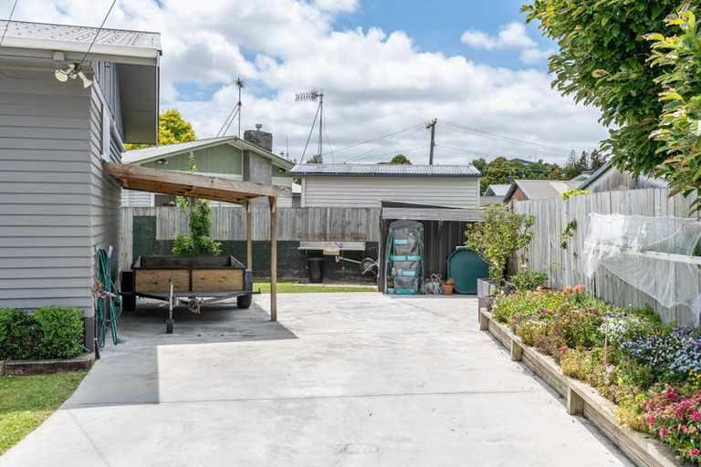 Photo of property in 16 Filmer Place, Melville, Hamilton, 3206