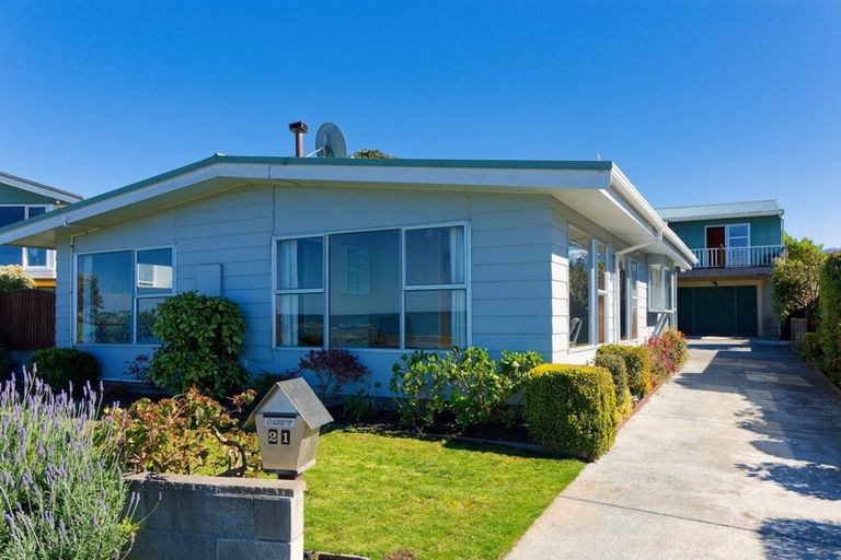 Photo of property in 21 Kaka Road, South Bay, Kaikoura, 7300