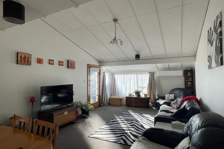 Photo of property in 2/12 Mcfaddens Road, St Albans, Christchurch, 8052