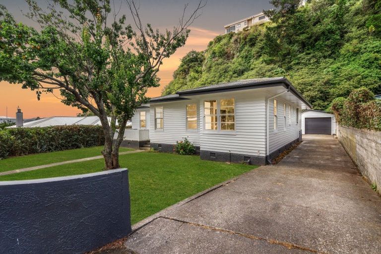 Photo of property in 51 Burns Road, Hospital Hill, Napier, 4110