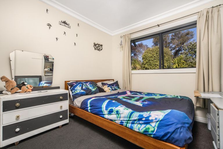 Photo of property in 20 Collingwood Road, Waiuku, 2123