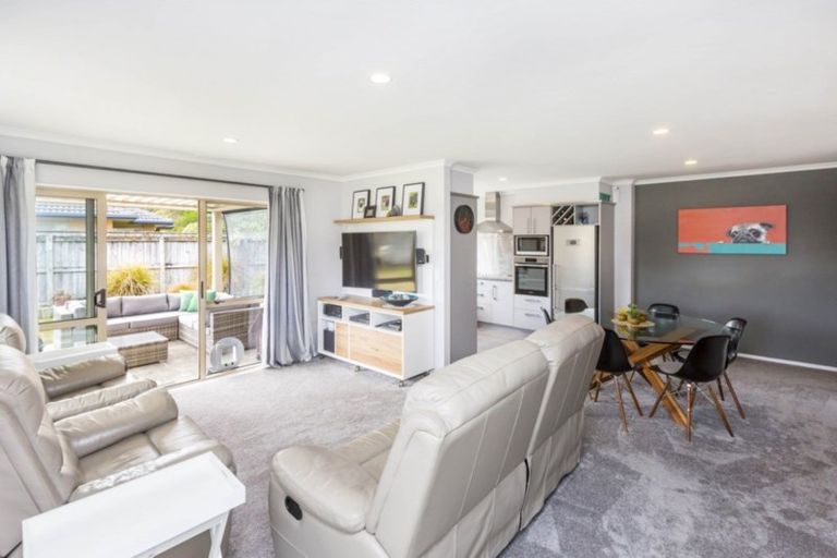 Photo of property in 33 Evergreen Crescent, Trentham, Upper Hutt, 5018