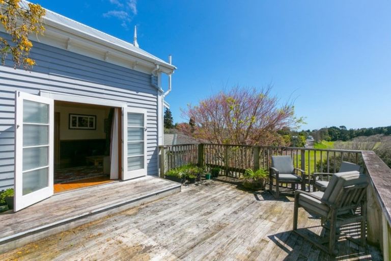 Photo of property in 233a Carrington Street, Vogeltown, New Plymouth, 4310