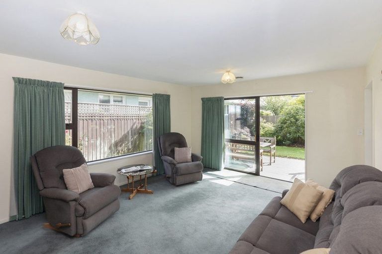 Photo of property in 2/221 Harewood Road, Bishopdale, Christchurch, 8053
