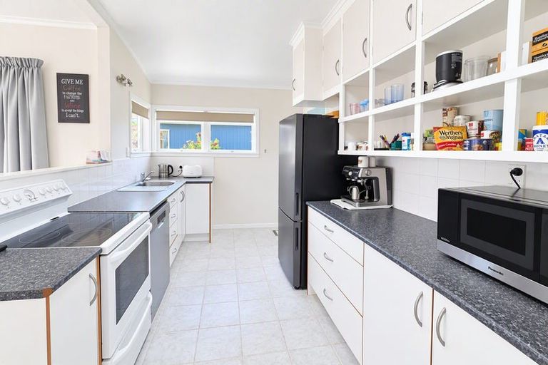 Photo of property in 5 Limbrick Street, Waipawa, 4210