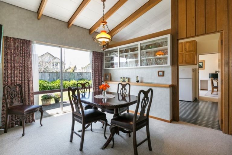 Photo of property in 14 Gillean Street, Havelock North, 4130