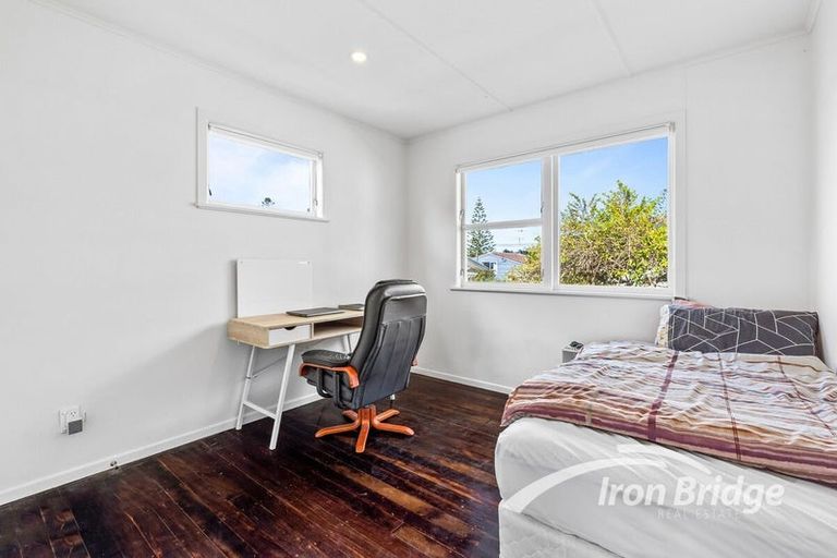 Photo of property in 1/53 Lancaster Road, Beach Haven, Auckland, 0626
