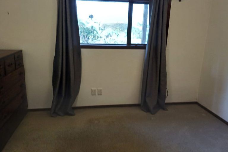 Photo of property in 37 Dominica Crescent, Grenada Village, Wellington, 6037