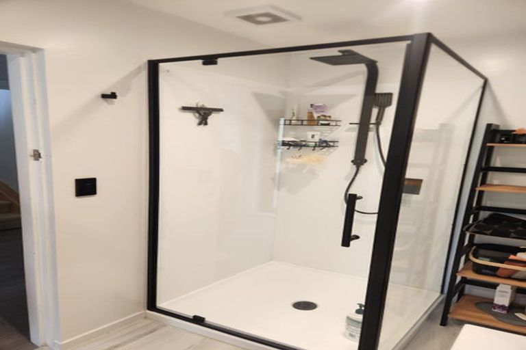 Photo of property in 6a Elmslie Road, Pinehaven, Upper Hutt, 5019