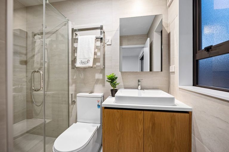 Photo of property in 4c Fowler Street, Northcote, Auckland, 0627