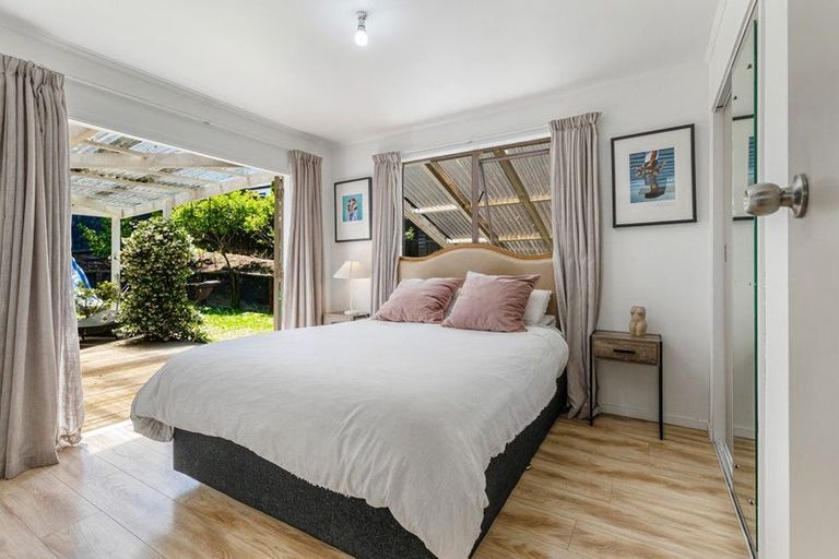 Photo of property in 46 Lavelle Road, Henderson, Auckland, 0612