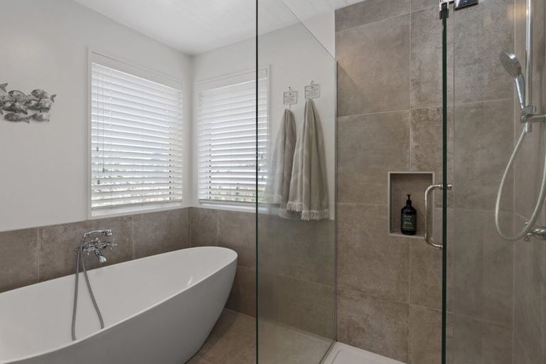 Photo of property in 152 Wairakei Road, Bryndwr, Christchurch, 8053
