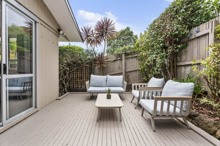 Photo of property in 10 Kawaka Street, Titirangi, Auckland, 0604