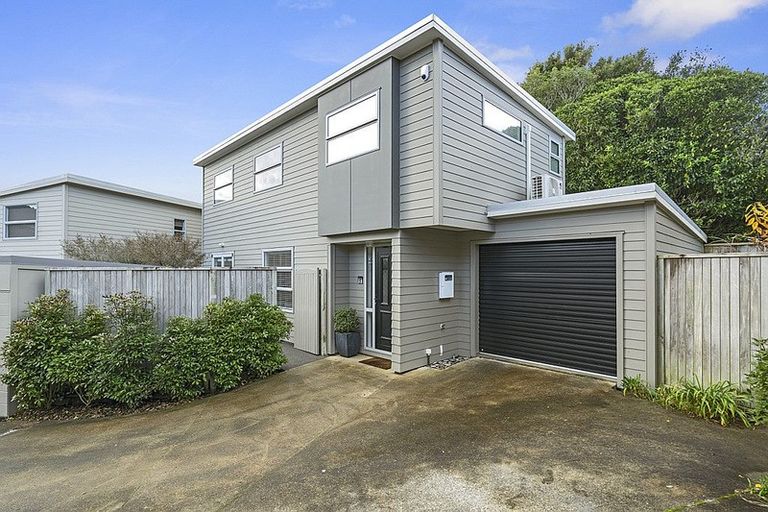Photo of property in 5b Ryan Grove, Tawa, Wellington, 5028