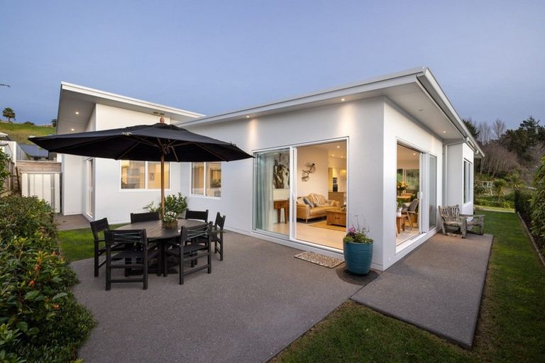 Photo of property in 86 Whakaturou Crescent, Pyes Pa, Tauranga, 3112