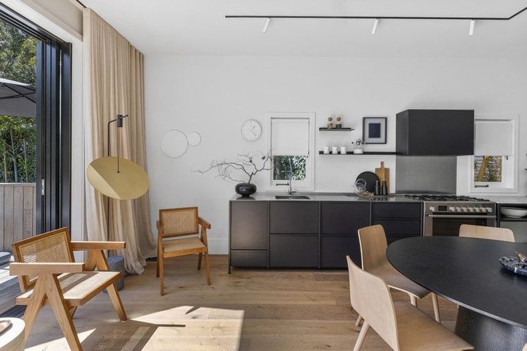 Photo of property in 41 Sackville Street, Grey Lynn, Auckland, 1021