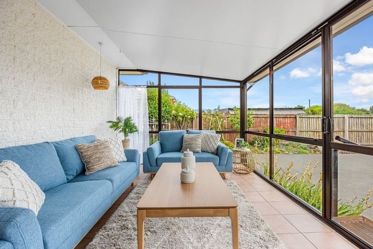 Photo of property in 10 Glenmore Avenue, Casebrook, Christchurch, 8051