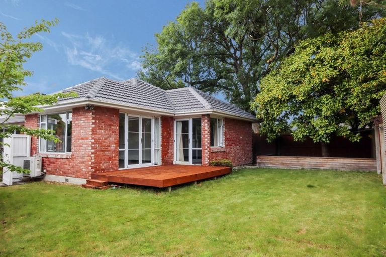 Photo of property in 229 Avonhead Road, Avonhead, Christchurch, 8042