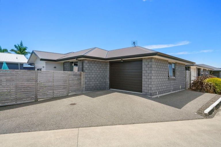 Photo of property in 1 Westhill Lane, Papamoa Beach, Papamoa, 3118