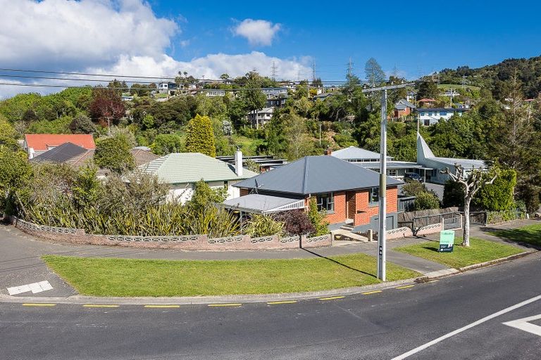 Photo of property in 1 Centennial Avenue, Helensburgh, Dunedin, 9010