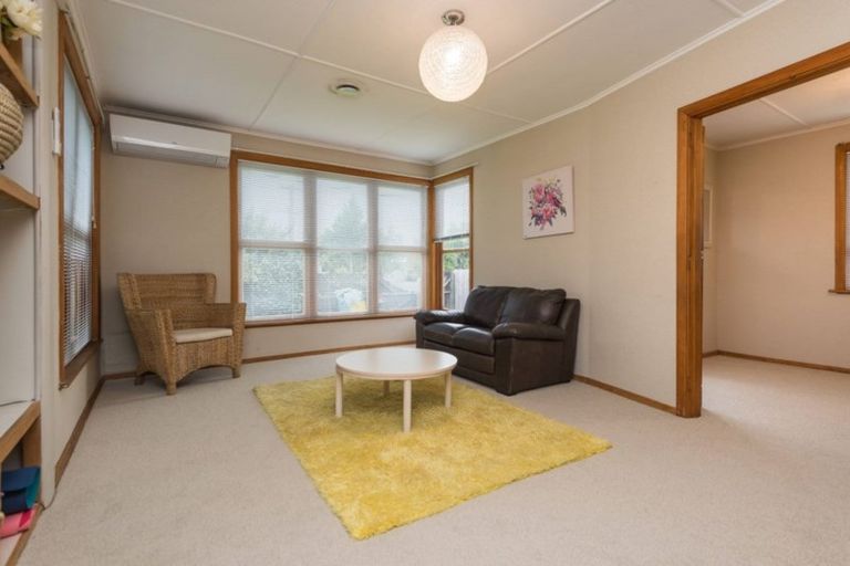 Photo of property in 10 Paddington Street, Northcote, Christchurch, 8052