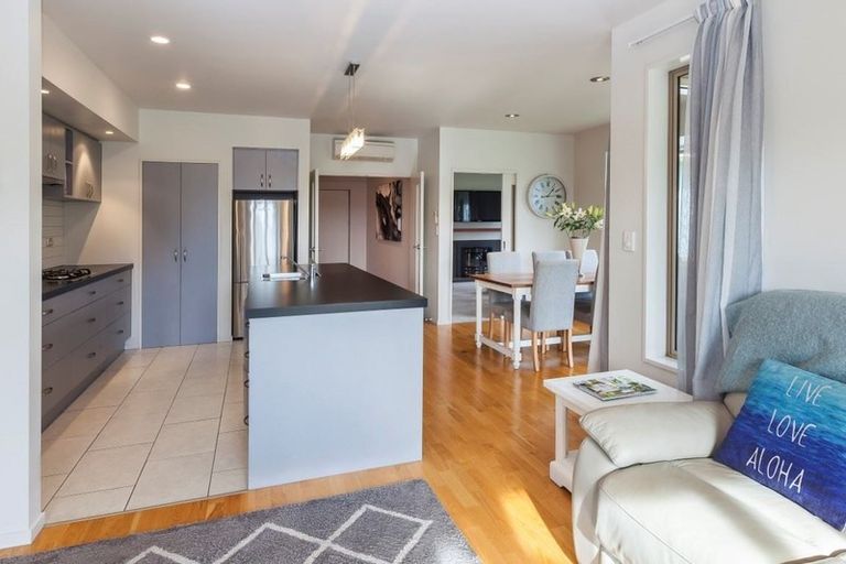 Photo of property in 43 Ruahine Place, Parklands, Christchurch, 8083