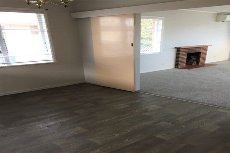 Photo of property in 22 Gossamer Drive, Pakuranga Heights, Auckland, 2010