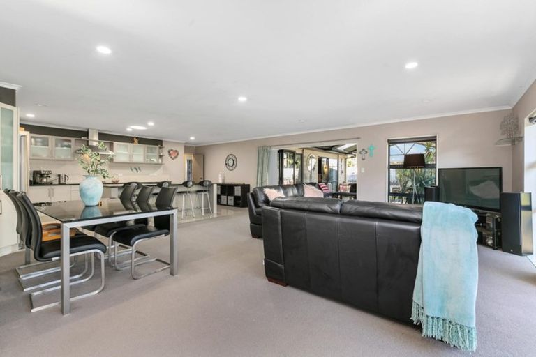 Photo of property in 42 Palazzo Drive, Papamoa Beach, Papamoa, 3118