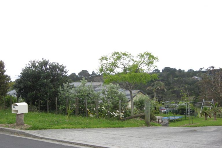 Photo of property in 6a Roberts Road, Matakatia, Whangaparaoa, 0930