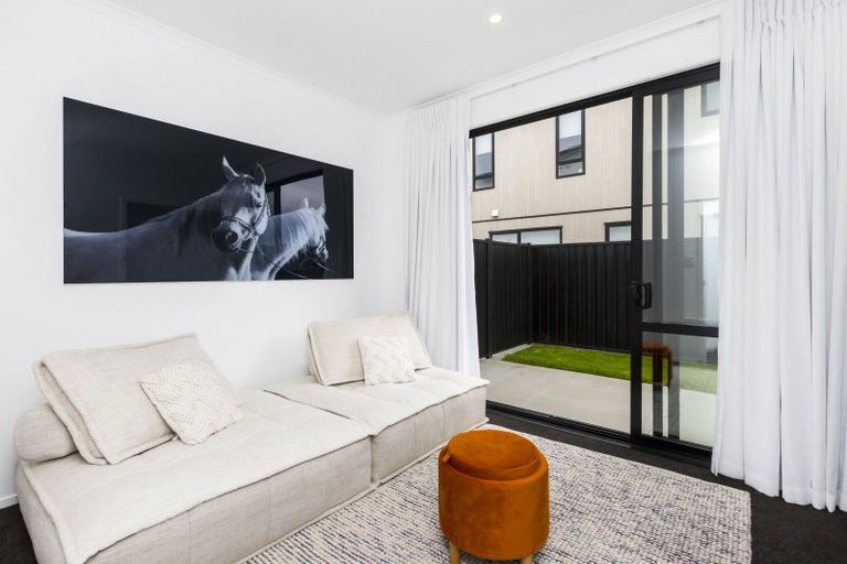 Photo of property in 2 Fitch Lane, Wallaceville, Upper Hutt, 5018