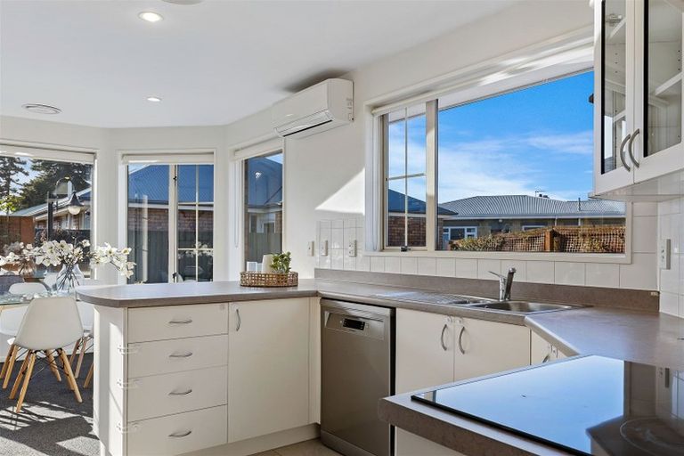 Photo of property in 14 Ashmore Lane, Strowan, Christchurch, 8052