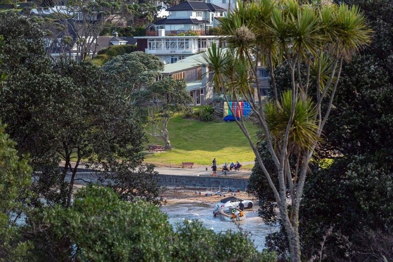 Photo of property in 5 Churchill Road, Murrays Bay, Auckland, 0630