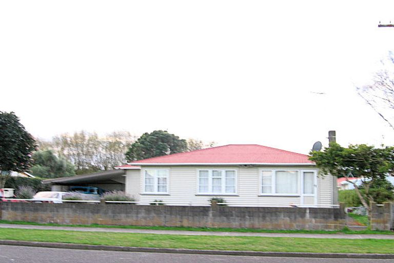 Photo of property in 21 Temuera Street, Otaki, 5512