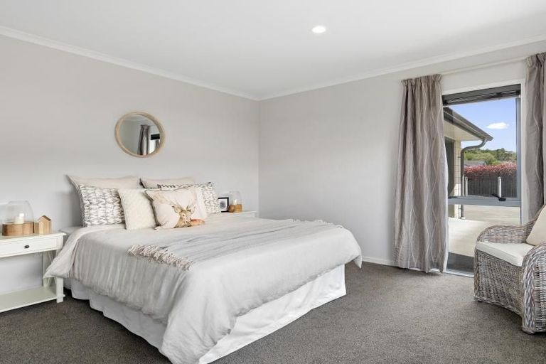 Photo of property in 156 Oteki Park Drive, Welcome Bay, Tauranga, 3112