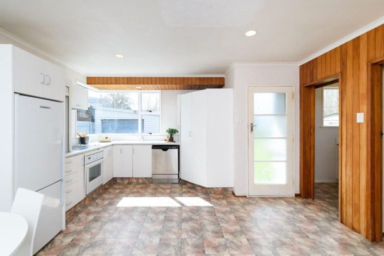 Photo of property in 25 Ruamahanga Crescent, Terrace End, Palmerston North, 4410