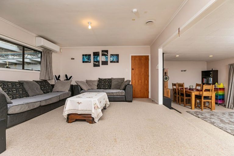 Photo of property in 83a Glengarry Road, Glen Eden, Auckland, 0602