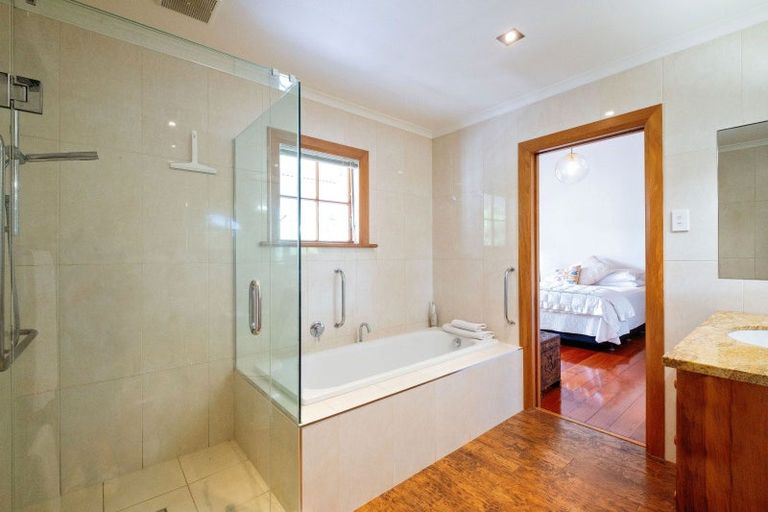 Photo of property in 29 Cameron Road, Bluff Hill, Napier, 4110